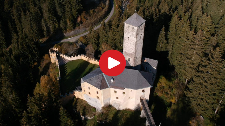 Castel Monguelfo visto dall'alto