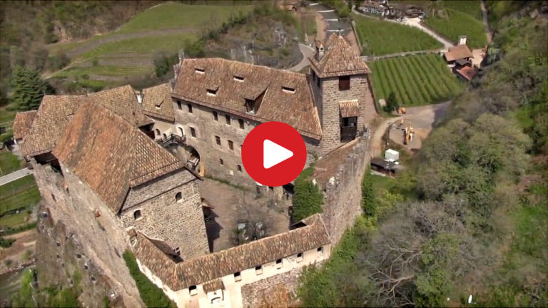 Castel Roncolo a Bolzano visto dall'alto