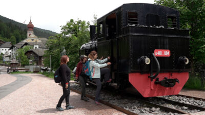 Lungo la Ferrovia della Val Gardena