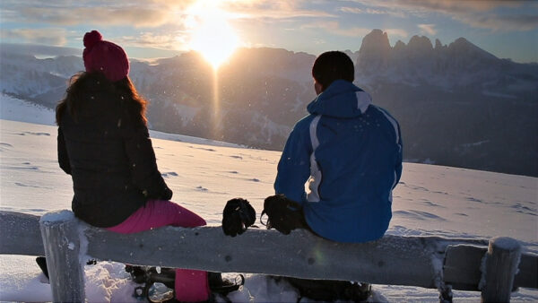 Pure: Snowshoeing in the Dolomites