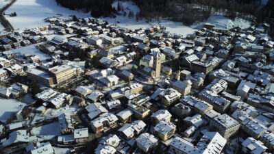 Innichen im Winter aus der Luft