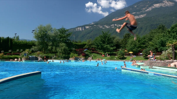 Bathing fun in Termeno and Caldaro