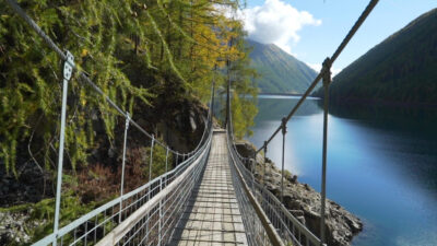 A walk around Lake Vernago