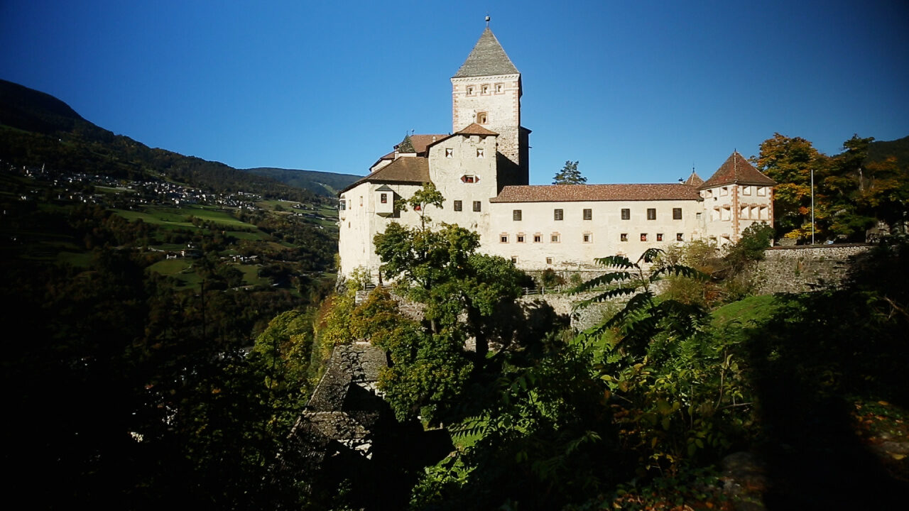 storie di castelli: Castel Trostburg - Peer.tv