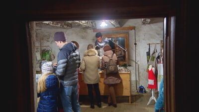 Advent Farmer's Market in Scena