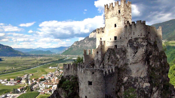 Il castello di Salorno dall’alto