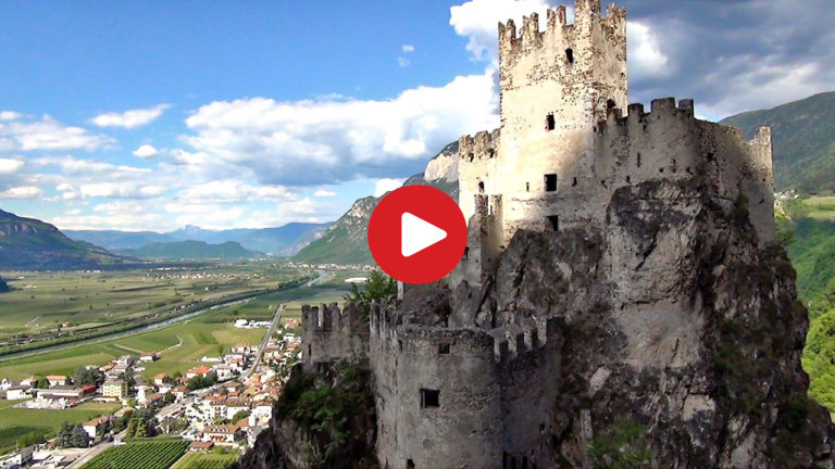 Il Castello di Salorno visto dall'alto